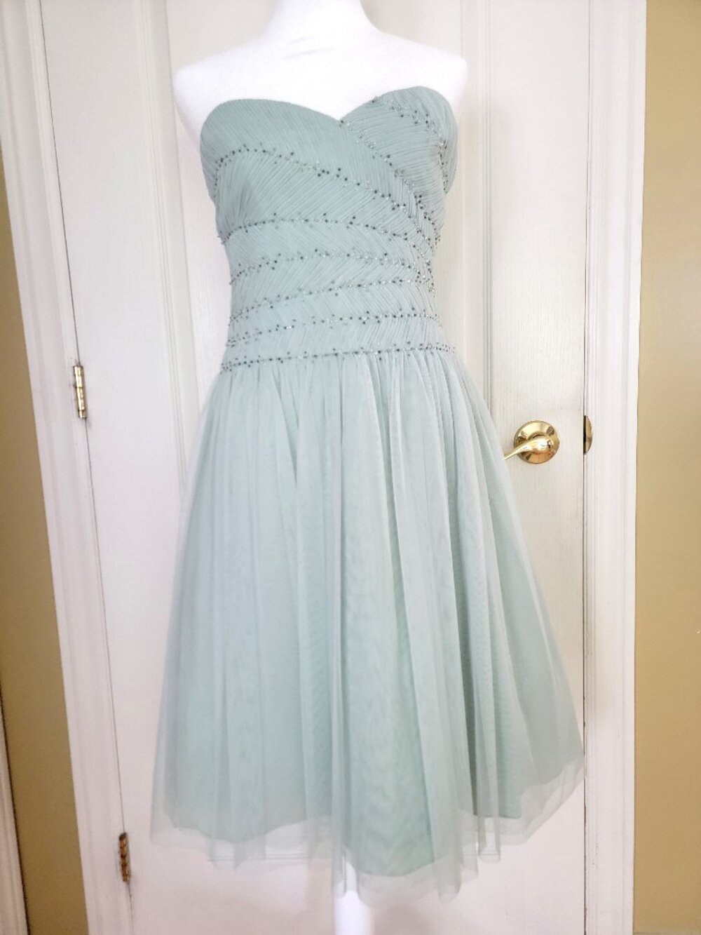 BCBG MAXAZRIA STRAPLESS SAGE GREEN TULLE DRESS